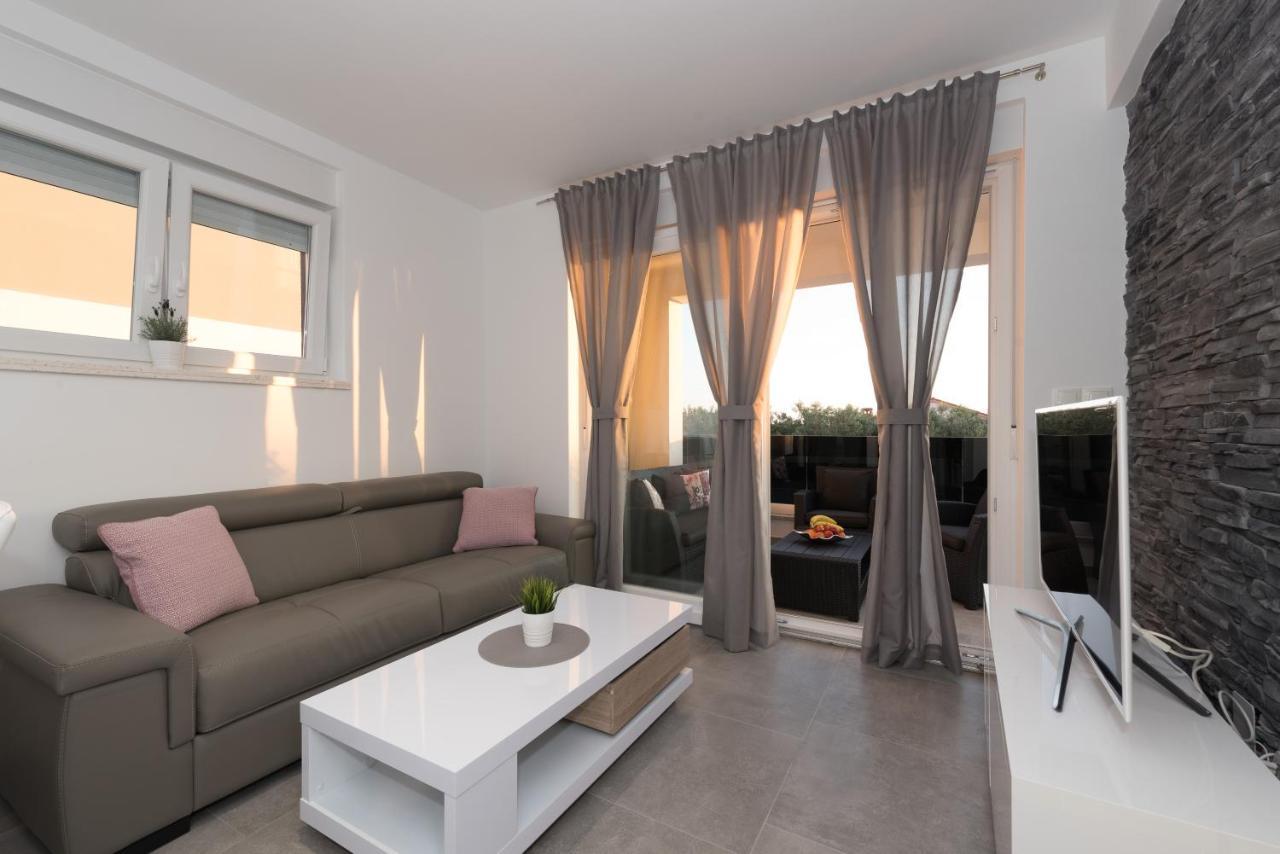 Villa Magnifica Apartments With Pool Novalja Extérieur photo