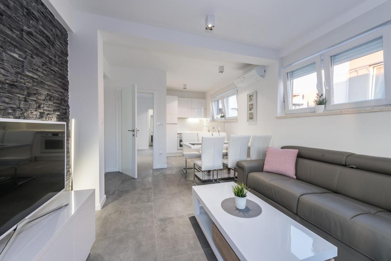 Villa Magnifica Apartments With Pool Novalja Extérieur photo